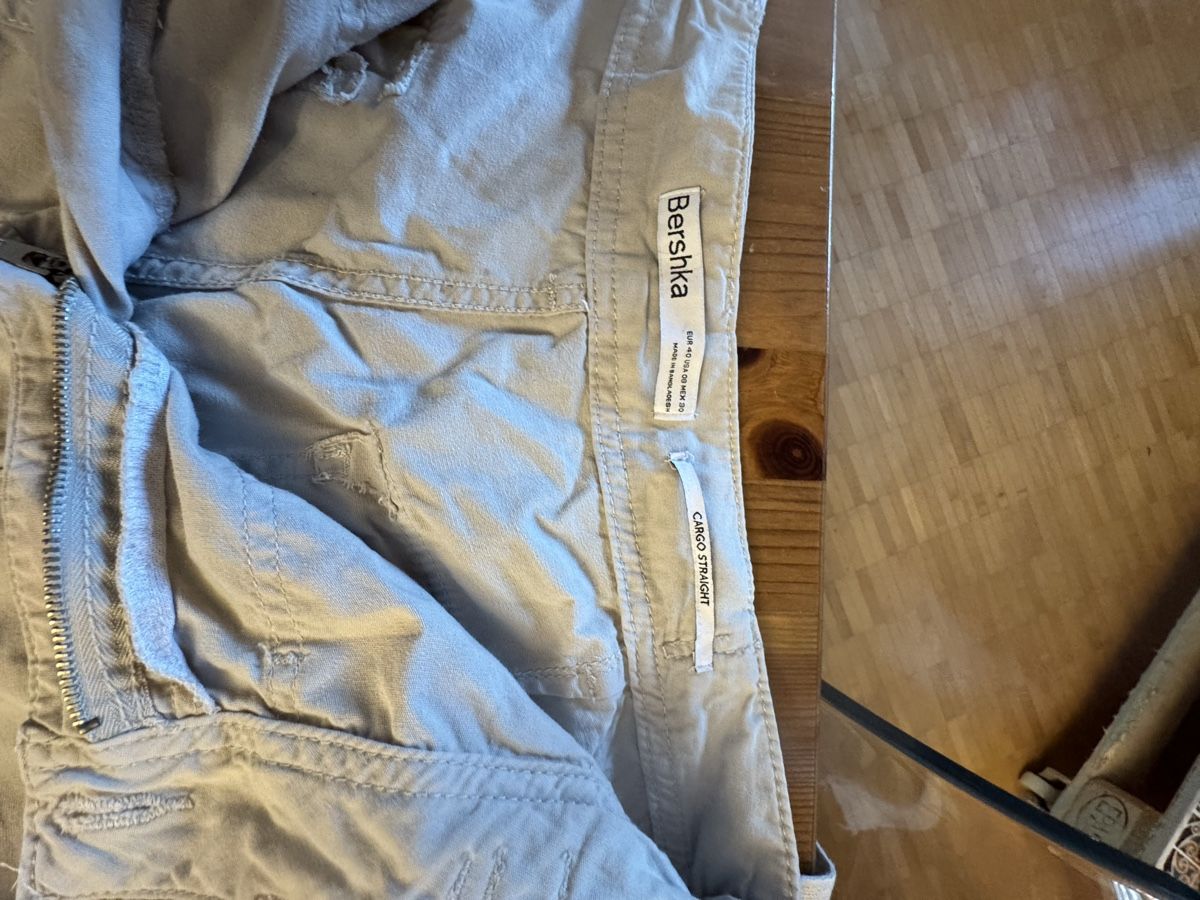 Bershka Pantaloni: Gargohose bershka 40 – Usato da Küssnacht am Rigi venduto da ciucchino 3