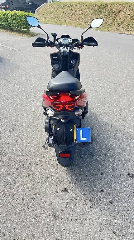 Scooter: SYM Jet 4 RX 50cc  1600 km  État impeccable – Usato da Fribourg venduto da cli_l5dy 3