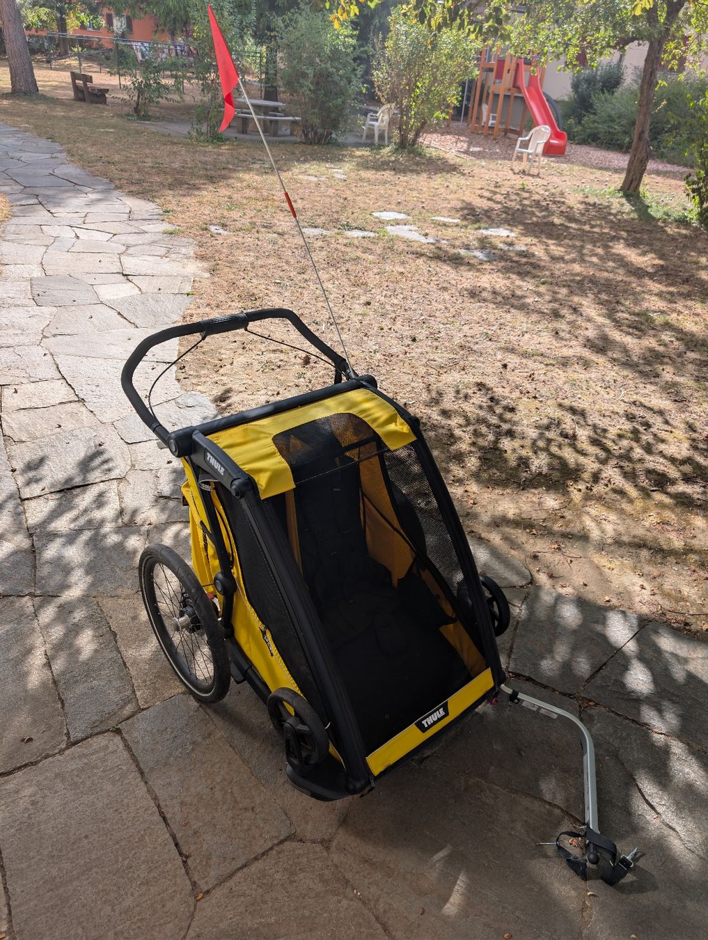 Thule Anhänger: Thule Cariot Sport 2 gelb – Gebraucht aus Basel von Casamo 1