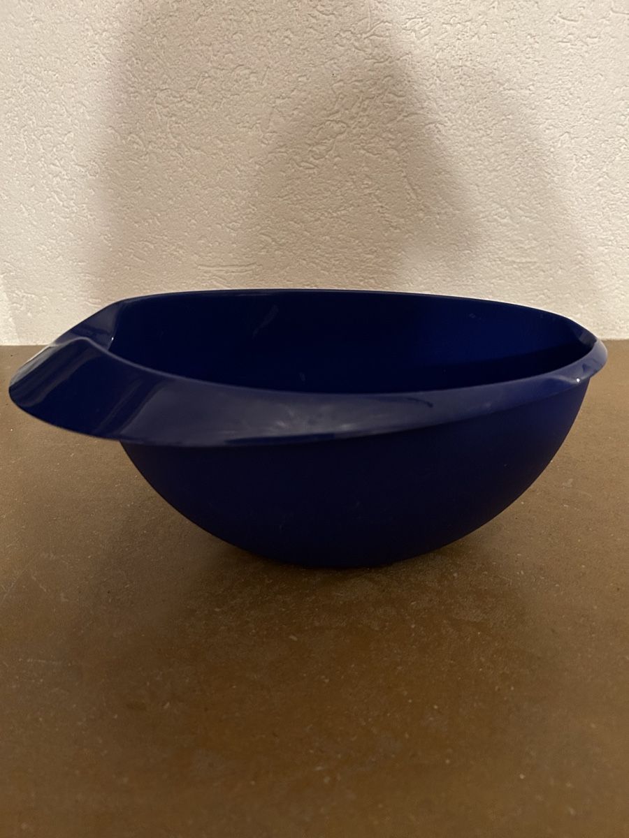 Tupperware Behälter & Ähnliches: Récipient en plastique Tupperware – Neu (gemäss Beschreibung) aus Montsevelier von Batson