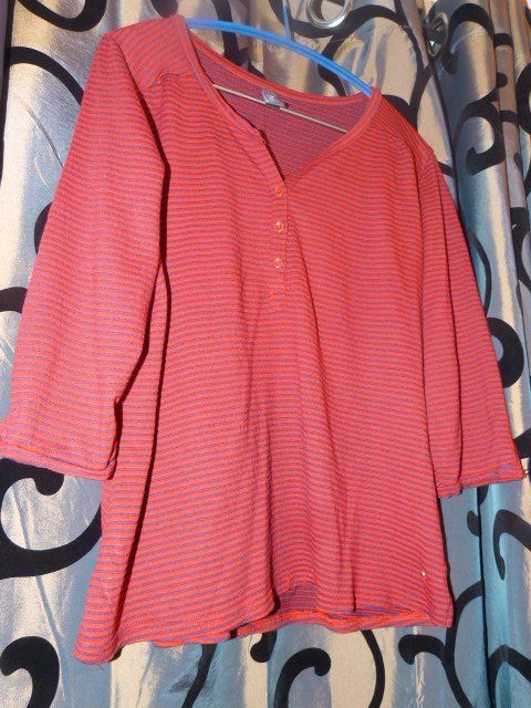 T-shirt: Shirt von Multiblu, Gr. 40, rot-blau – Usato da Nunningen venduto da Fashion-Ave51 1