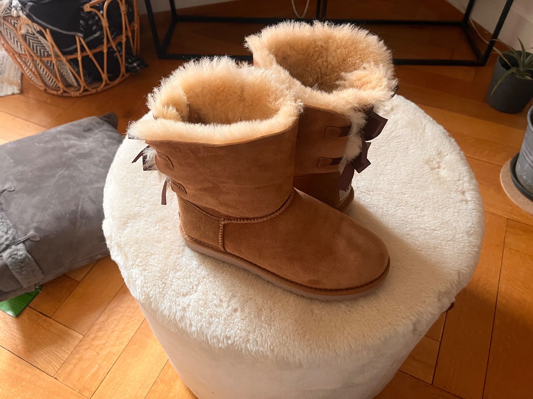 Ugg Scarpe da donna: UGG comme Neuve mise une fois – Usato da Lutry venduto da Lolo1600 2