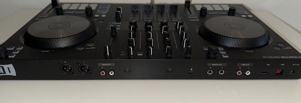 Traktor Platines de mixage: Dj Mischpult Traktor Kontrol S3 – Neuf avec emballage d'origine à Sissach par jameliagr 1