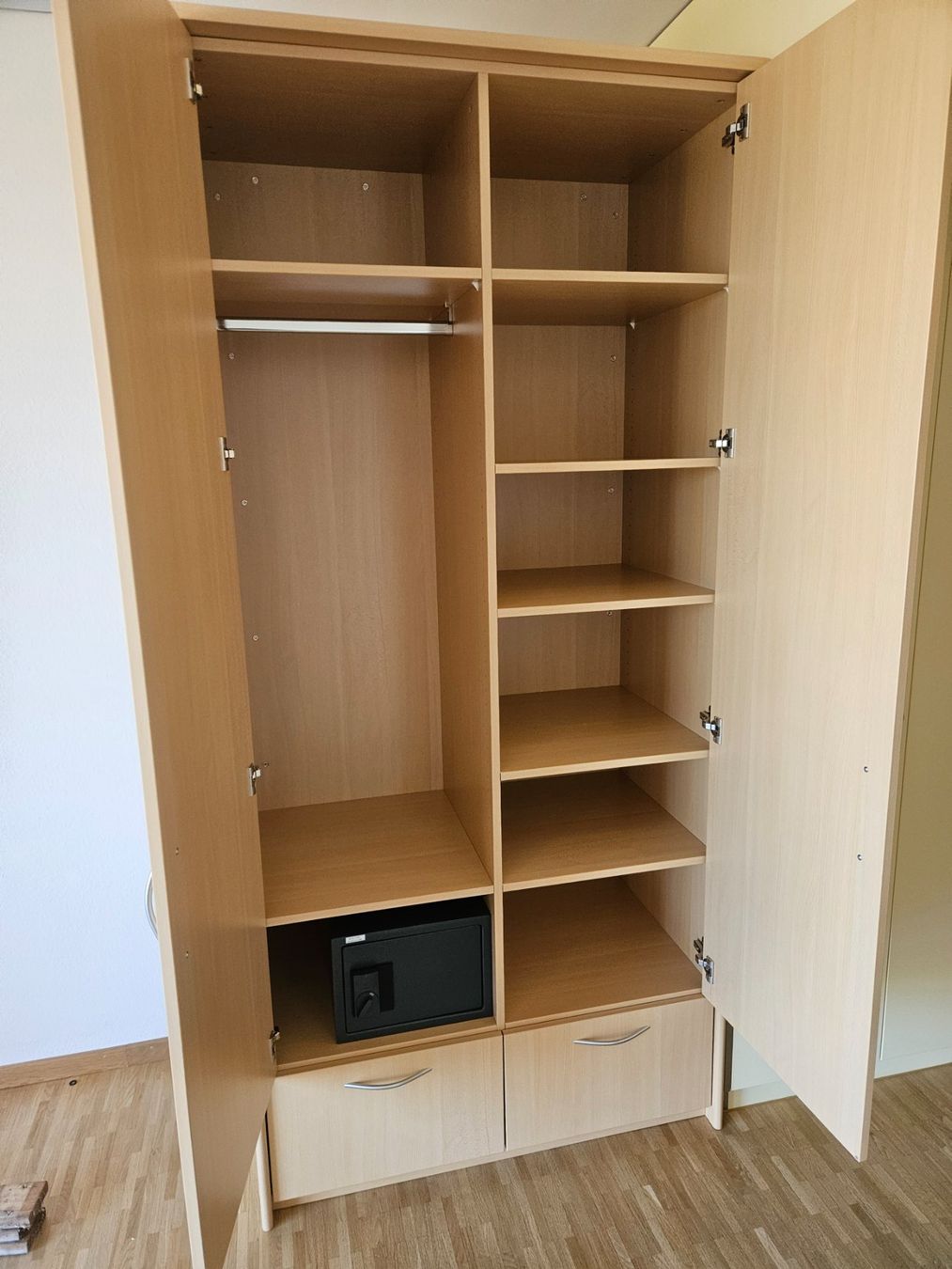 Armadi: Hochwertiger Kleiderschrank – Usato da Rüti ZH venduto da looren94 1