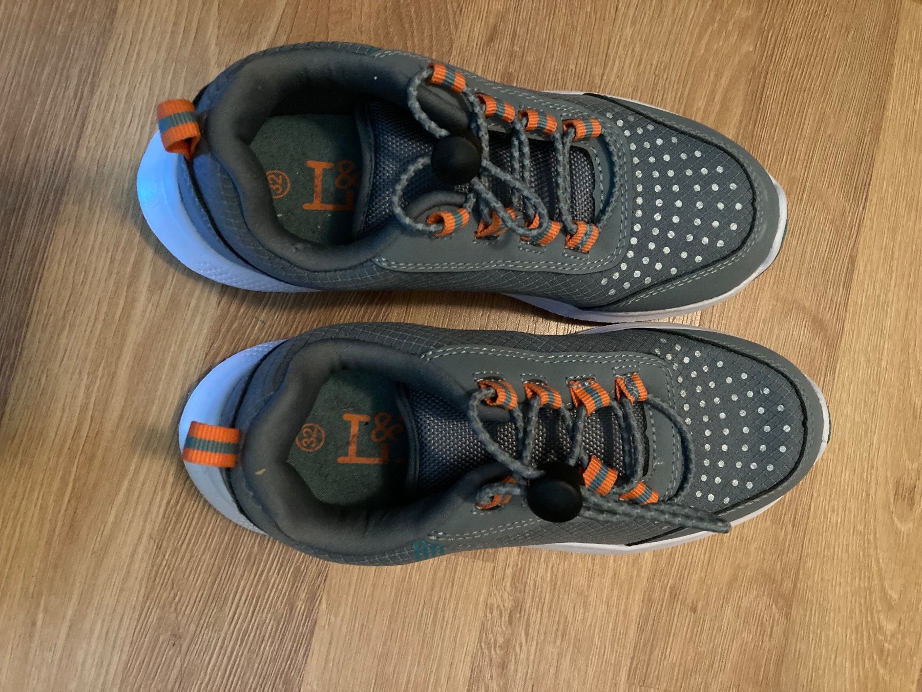 Scarpe per ragazzi: Kinder Turnschuhe Gr. 32 – Nuovo (secondo la descrizione) da Emmenbrücke venduto da JJ_89 3