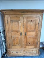Holzschrank / Bauernschrank