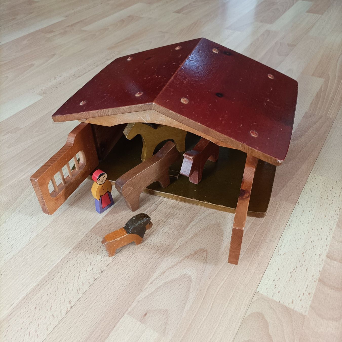 Giocattoli: Schöner alter Holzstall mit Figuren – Usato da Zunzgen venduto da Nemmoth 6