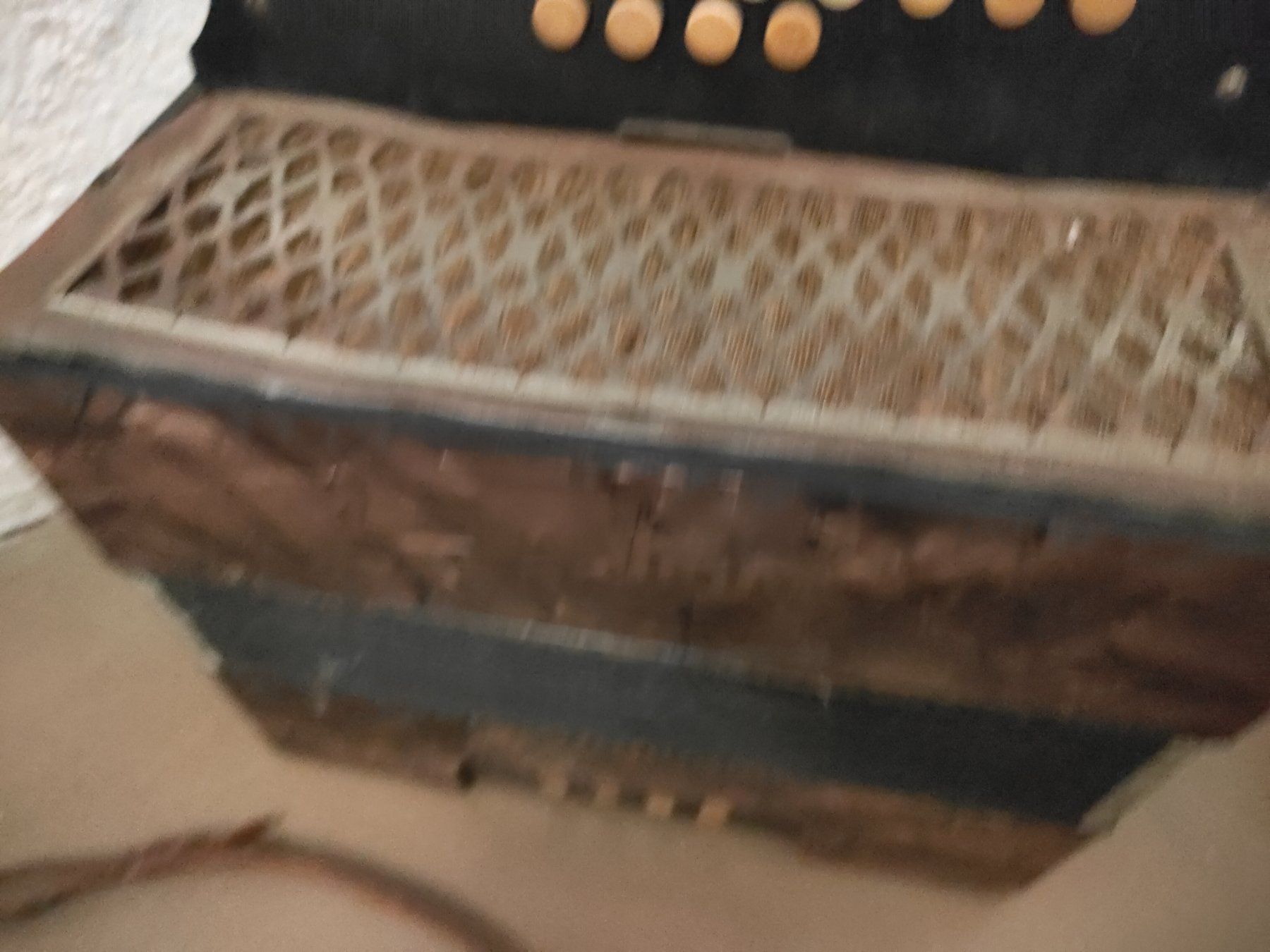 Musikinstrumente: Handorgel Schwyzerörgeli, vintage – Gebraucht aus Olten von Mezopotamya 1