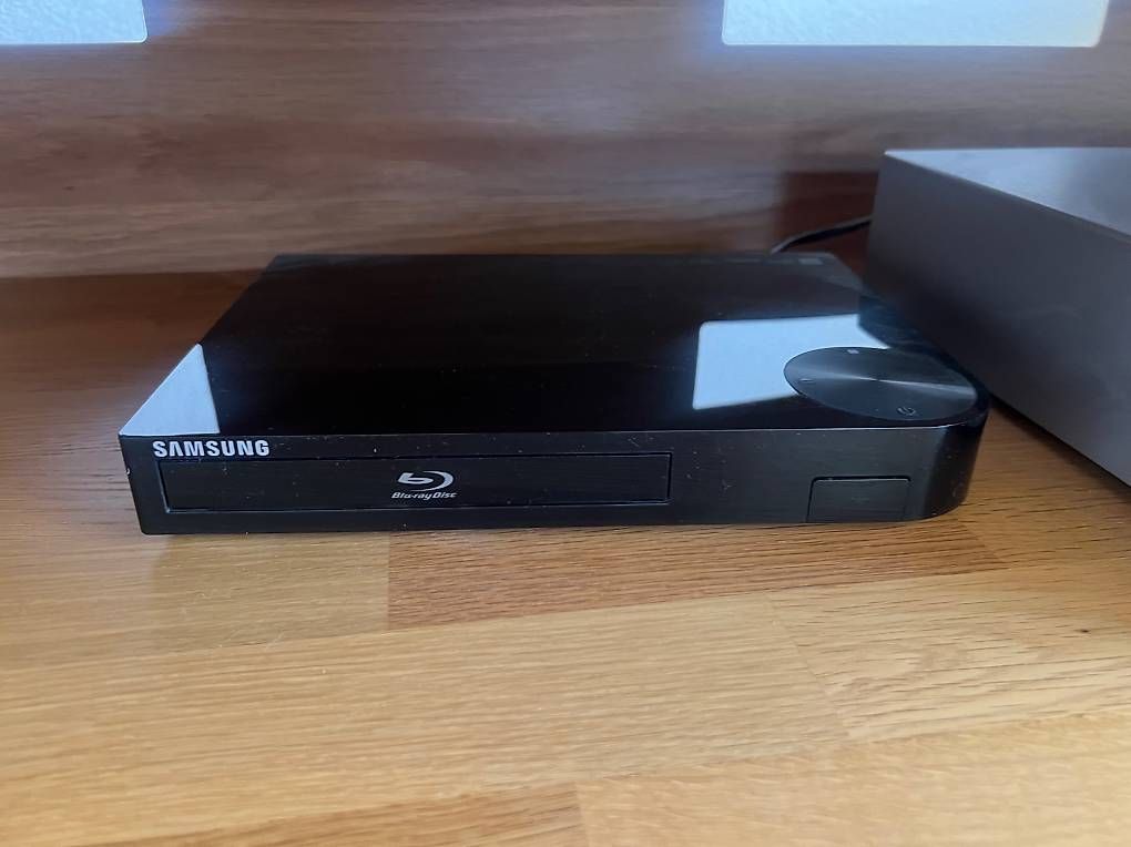 Multimediaplayer & Streamer: Lecteur DVD – Gebraucht aus Leytron von her_vm77