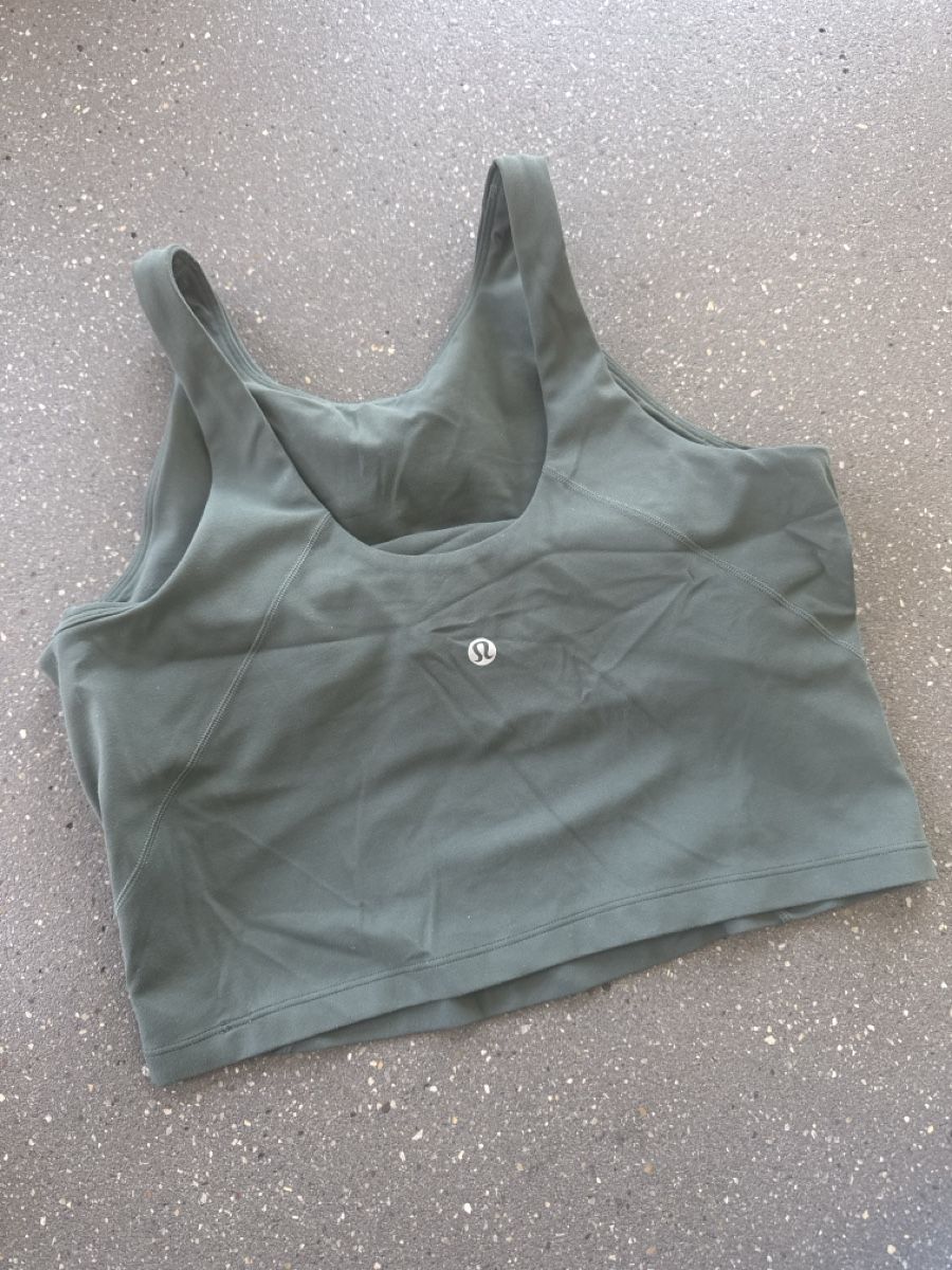 Lululemon Top: Lululemon olive top size M – Usato da Zürich venduto da ivn_pr75 1