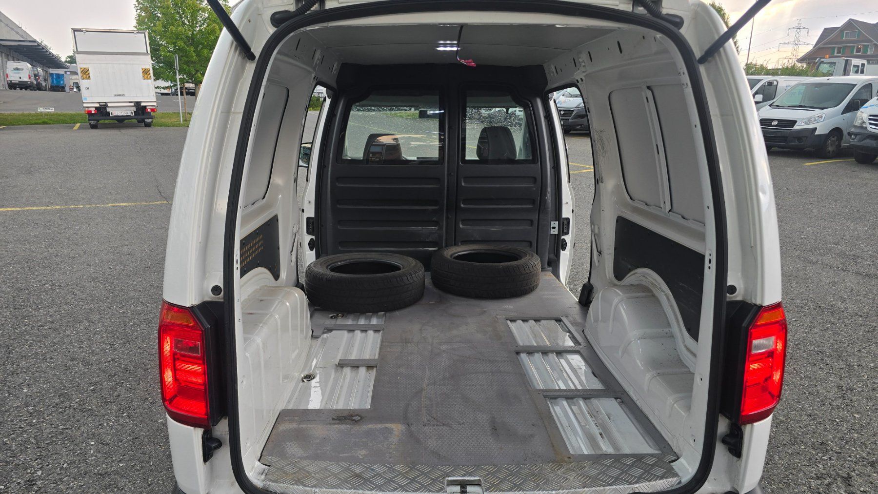 VW Veicoli commerciali: VW Caddy 2.0 TDI Maxi – Usato da Emmenbrücke venduto da meu_2j8p 6
