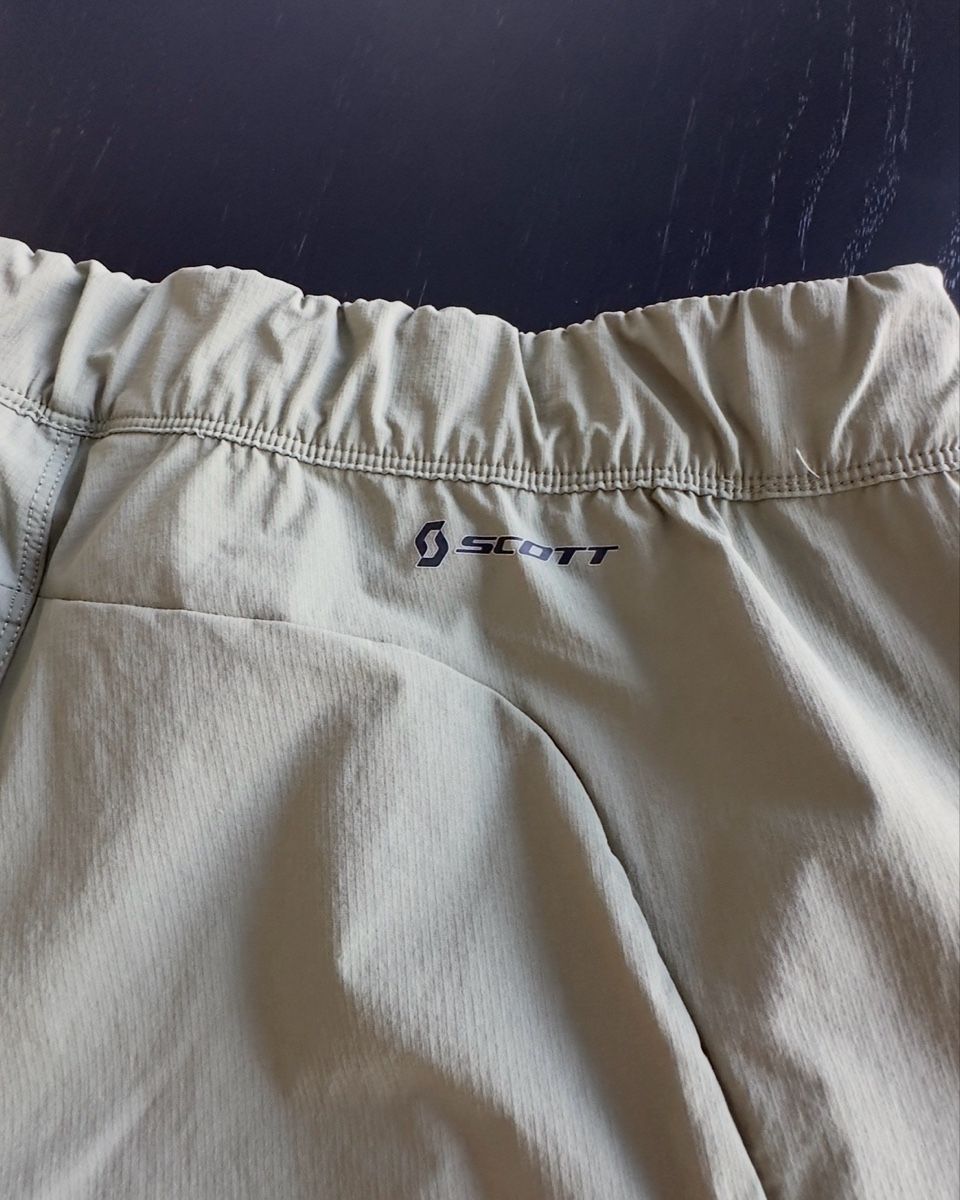 Scott Pantalons: SCOTT Trail Vertic Short - vert olive en taille L – Neuf (Voir description) à Lengnau BE par Dali. 3
