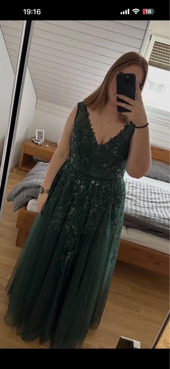 JJ’s House Robes: Ballkleid – D'occasion à Rickenbach ZH par ann_ina91 1