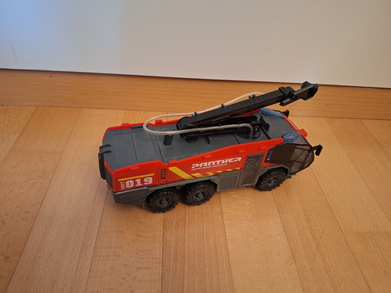 Dickie Toys Giocattoli: Dickie Flughafen-Feuerwehr – Usato da Oberrieden venduto da man_tky9 1