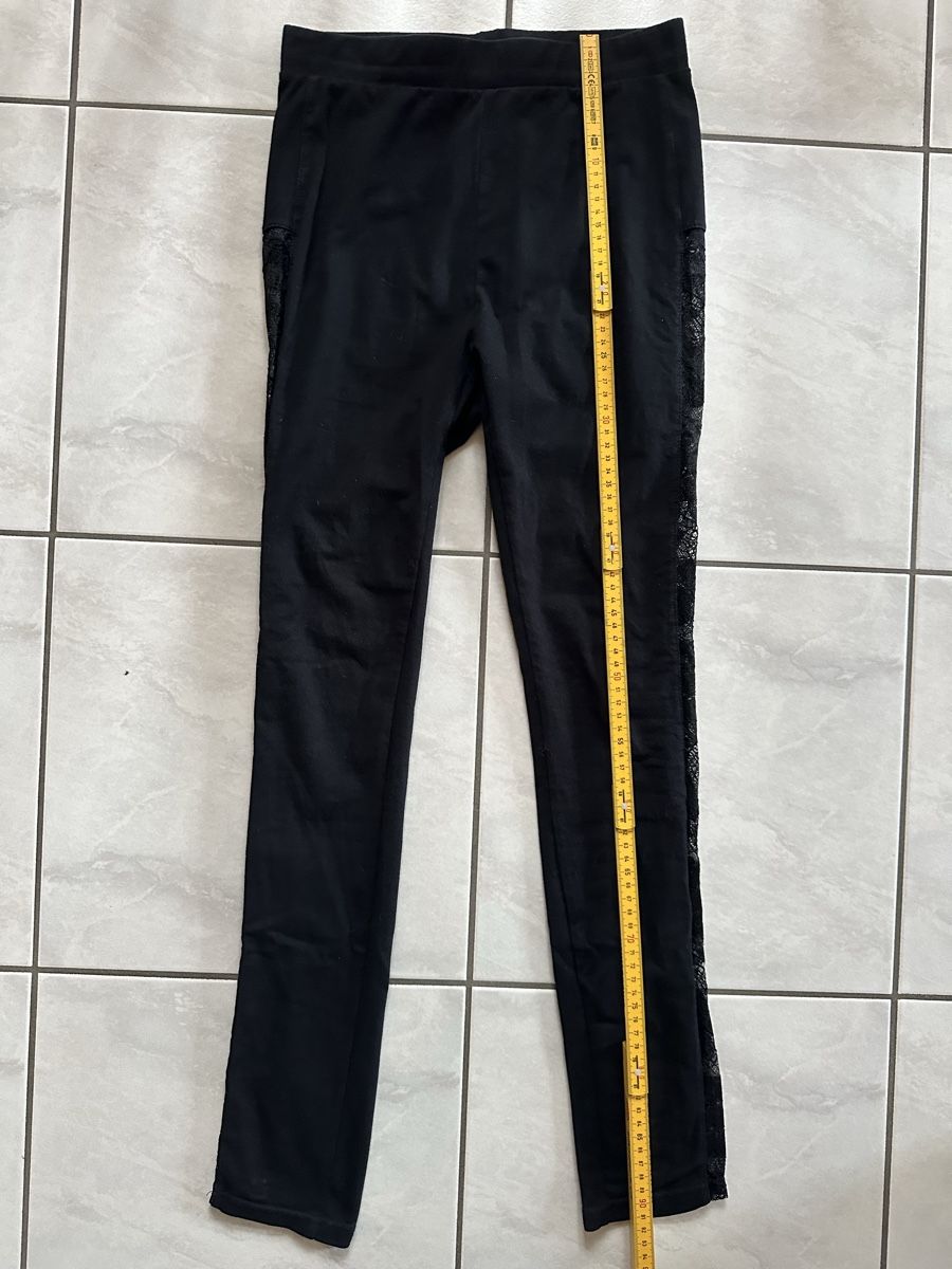 Leggings: Leggings Urban Classics schwarz Grösse S mit Spitze – Usato da Hergiswil NW venduto da kaufe_at_kaufmann 1