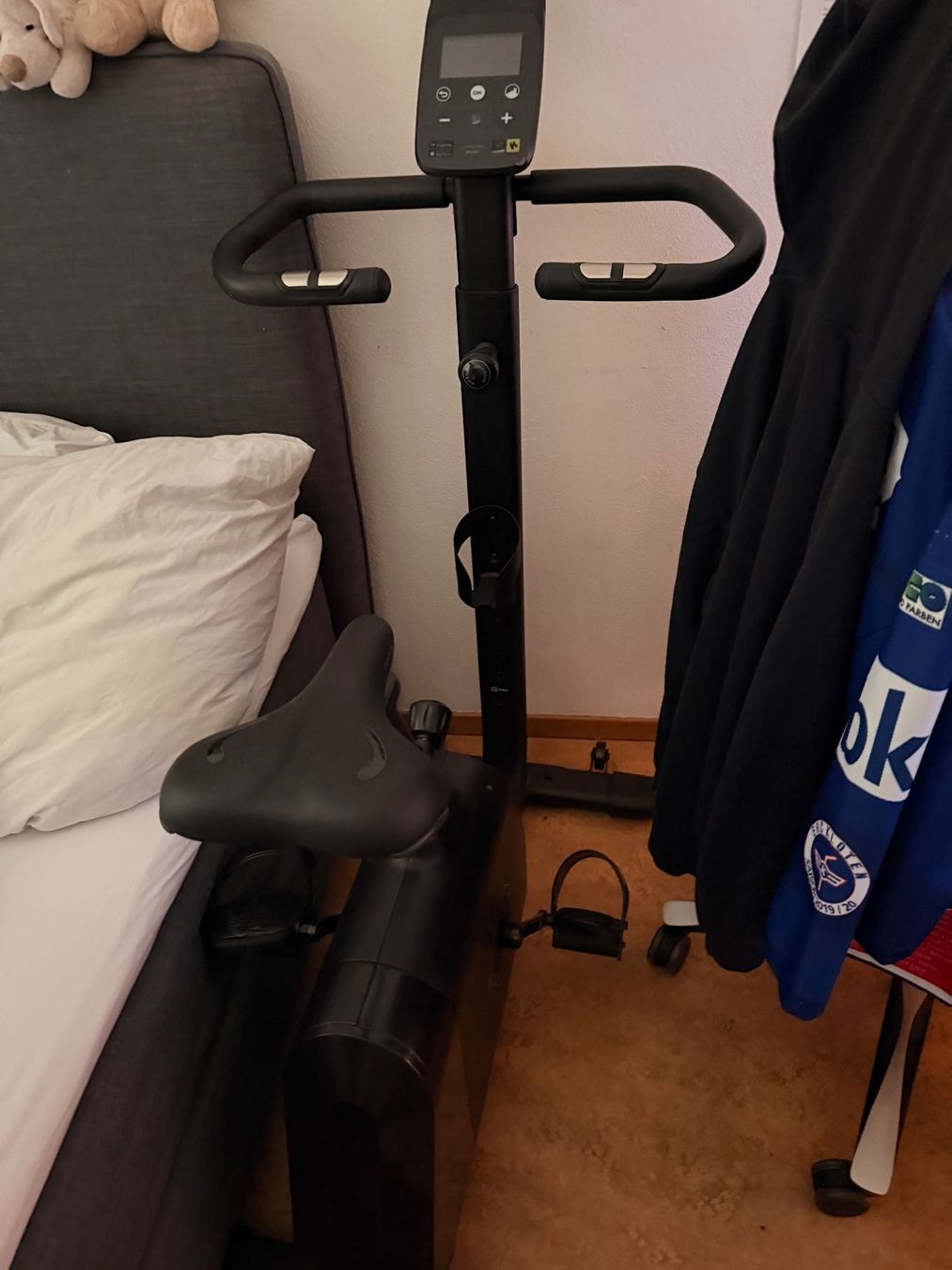 Decathlon Hometrainer: Domyos Heimtrainer Motorisierter Widerstand – Gebraucht aus Kloten von sim_sp6q 1