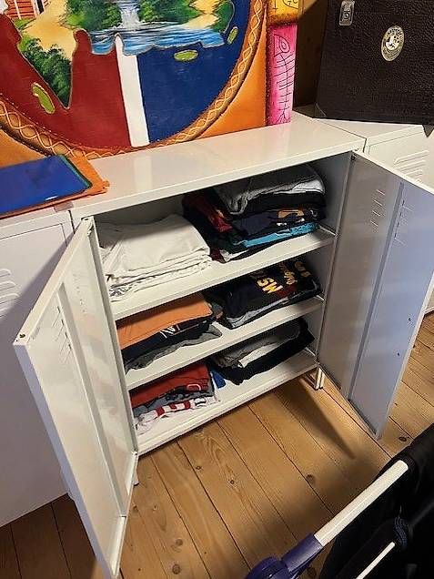 Schränke: Blechschrank weiss – Gebraucht aus Wynigen von Maette1 1