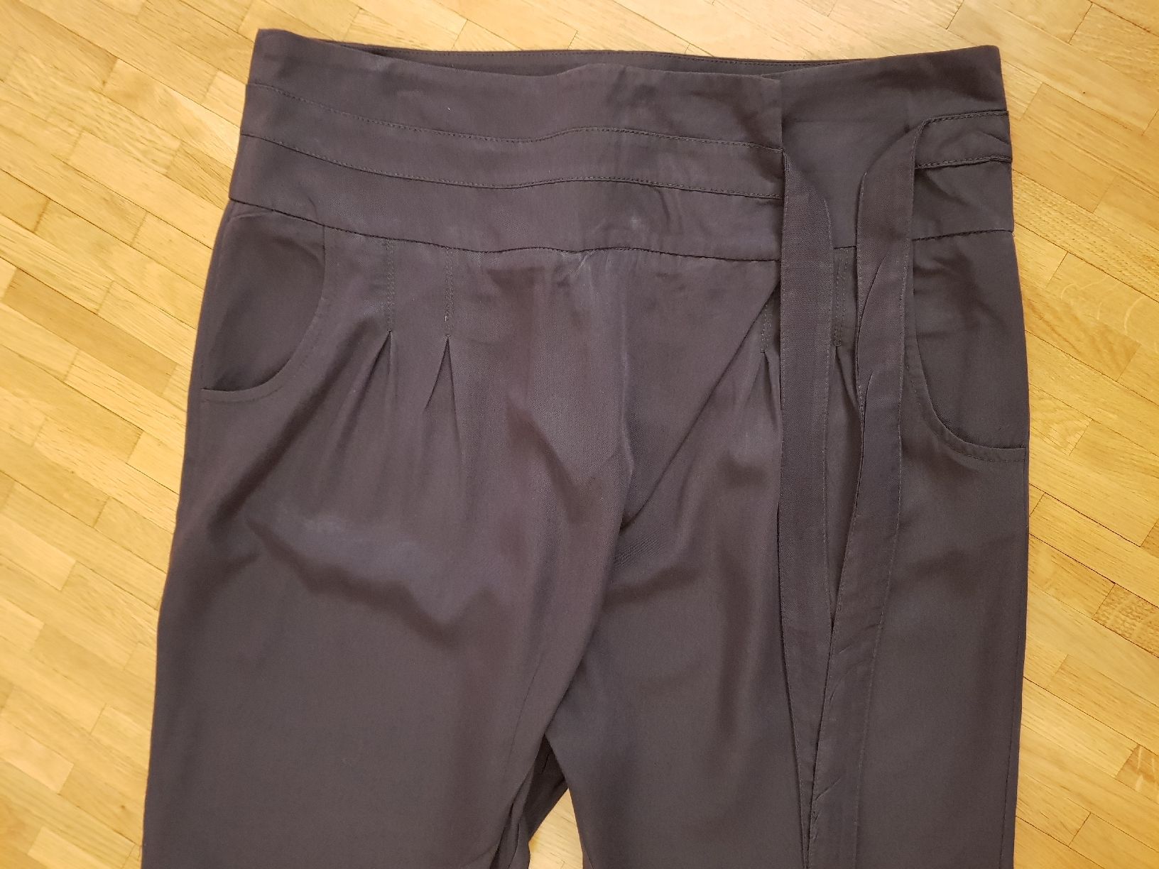 Pantaloni: Pantalon CONLEY'S gris Taille 42 – Usato da Veyrier venduto da sosozizou 1