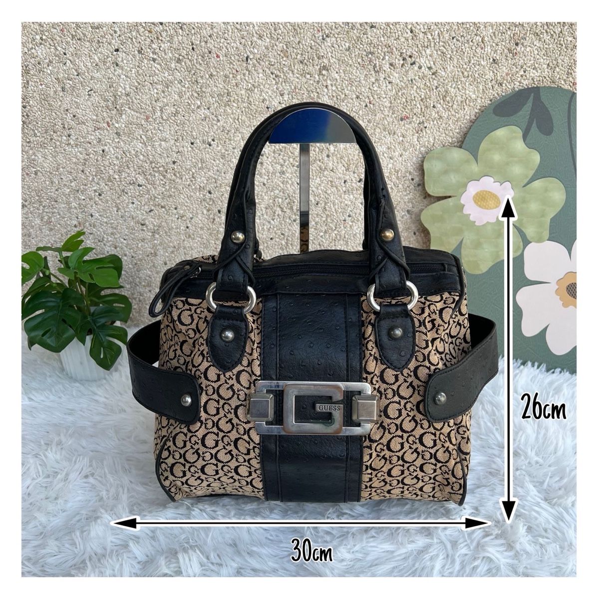 Guess Borse da donna: Guess Handtasche, mittlere Grösse – Usato da Eggenwil venduto da CNSRVINTAGE 7