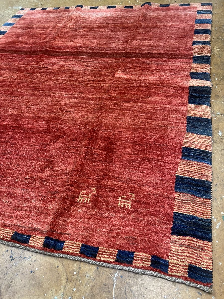 Teppiche: Dekorative Perser Teppich Gabbeh – Gebraucht aus Männedorf von Adamiat