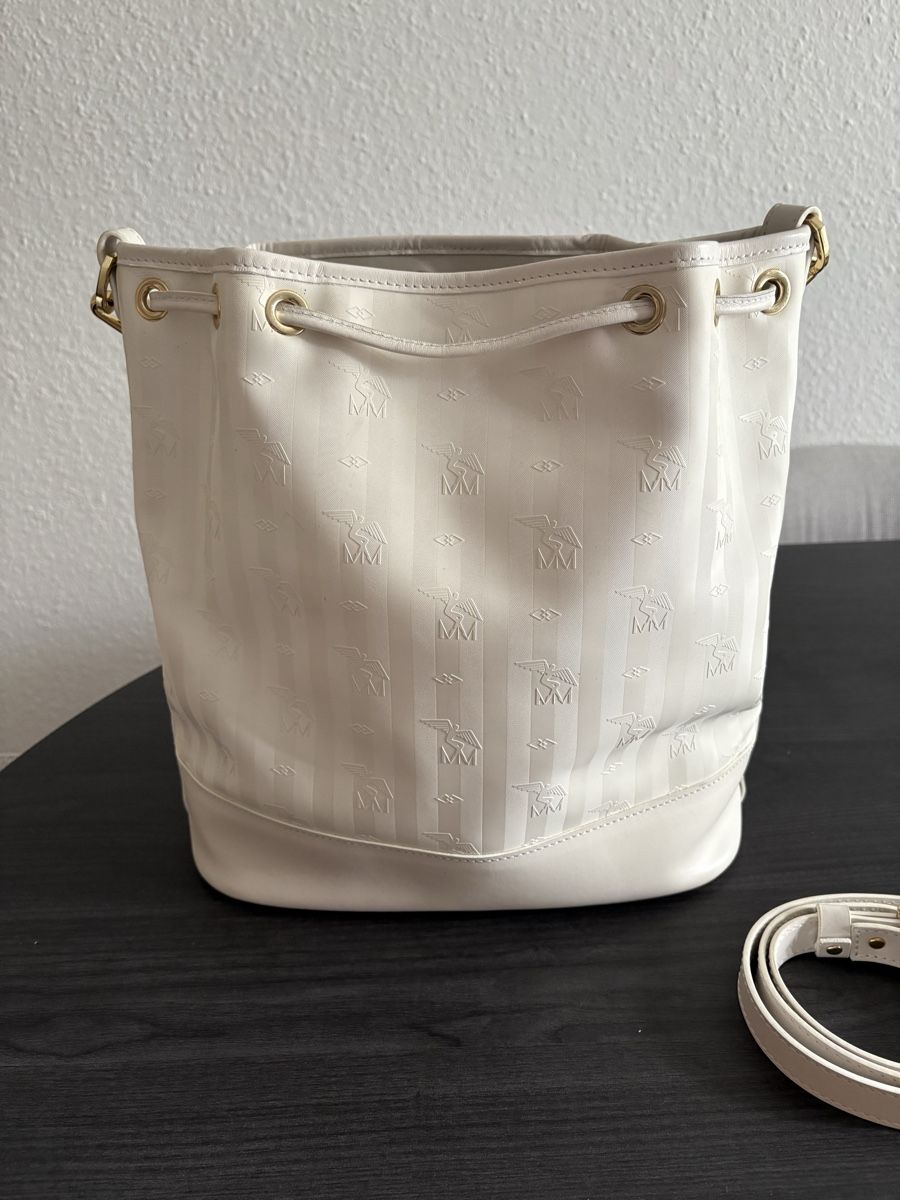 Maison Mollerus Sacs: Maison Mollerus Niesen – D'occasion à Allschwil par MK95 1