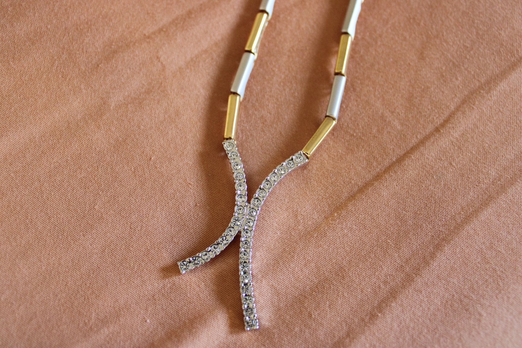Catenine: Two toned Necklace, with Swarovski Crystals – Nuovo (secondo la descrizione) da Zürich venduto da nir_n9jc 1