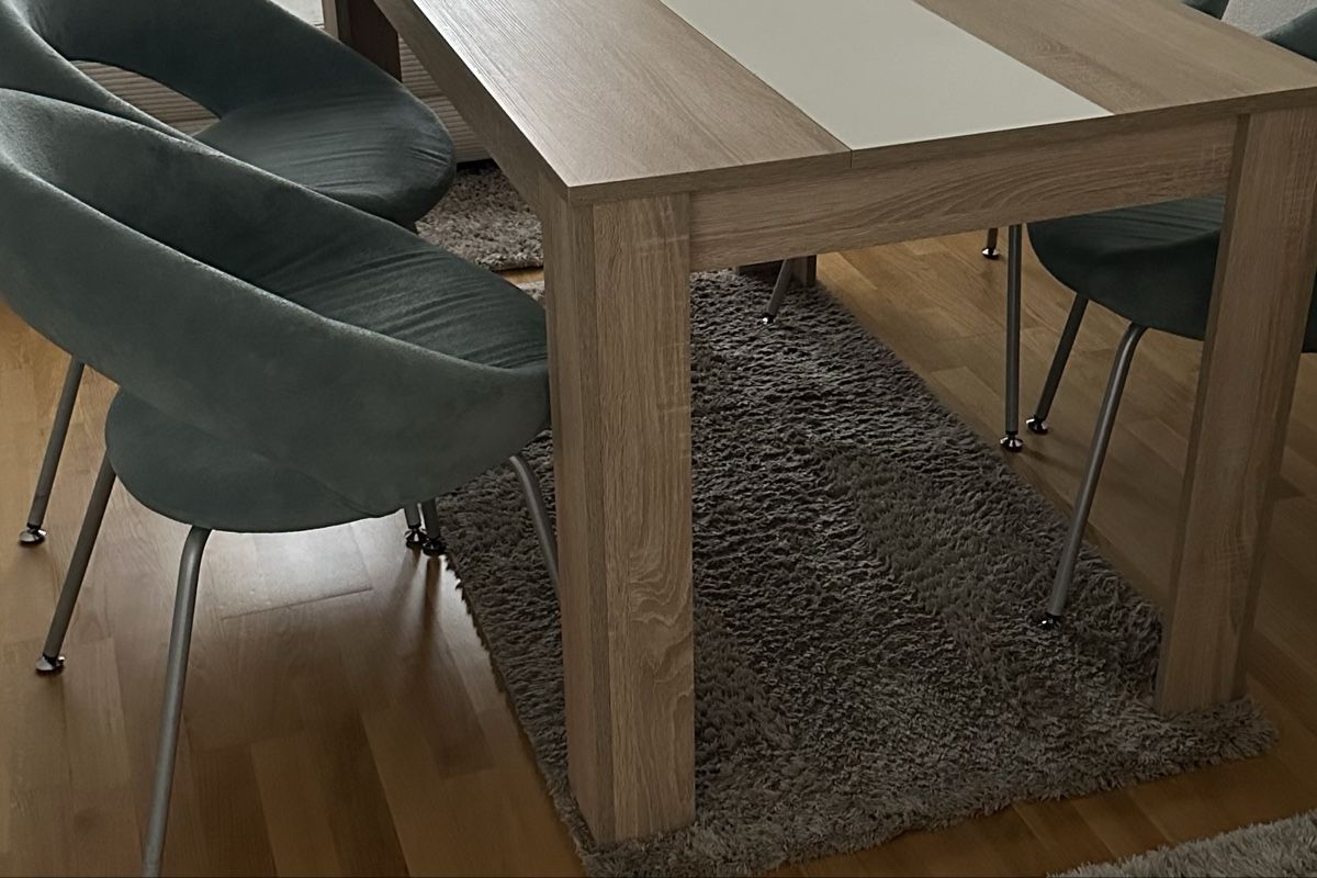 Tapis: Teppich – Neuf (Voir description) à Luzern par PetreiGabriella