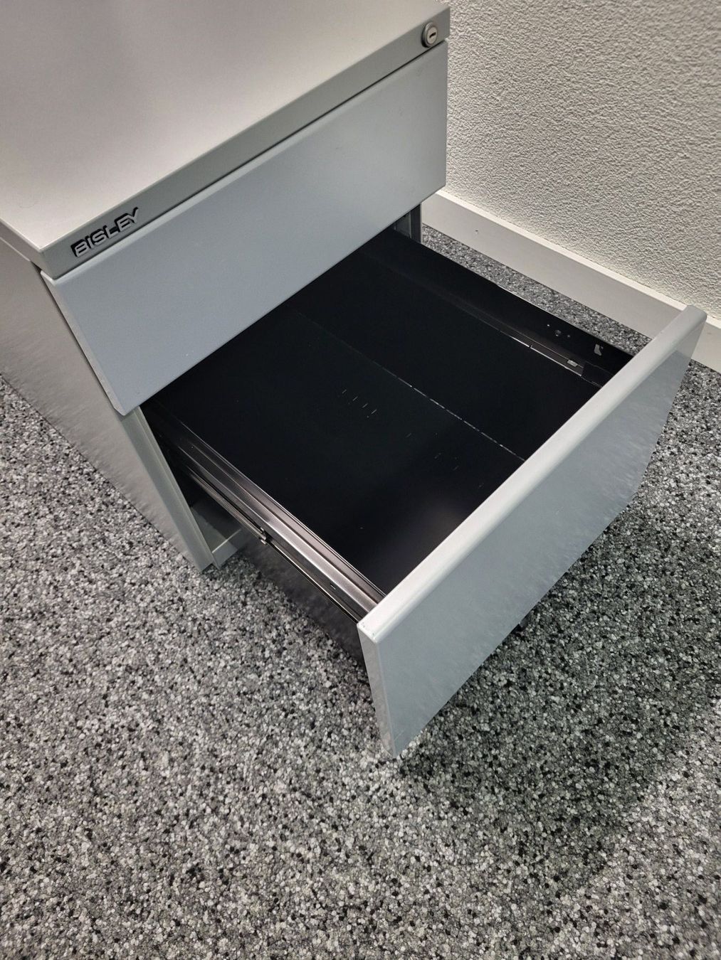 Banconi: Set von 5 Bisley Rollcontainer – Usato da Rümlang venduto da Greenliff 2