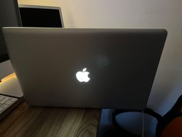 MacBook Pro 17" (Late 2011, 2.4 Ghz) | The Legend, Part II