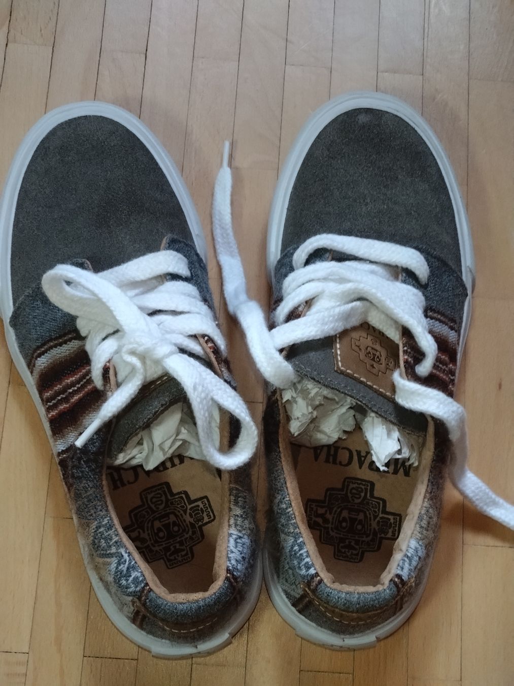Scarpe da donna: Chaussures décontractées MIPACHA, taille 37, comme neuves! – Usato da Farvagny-le-Grand venduto da LaCaverne 5