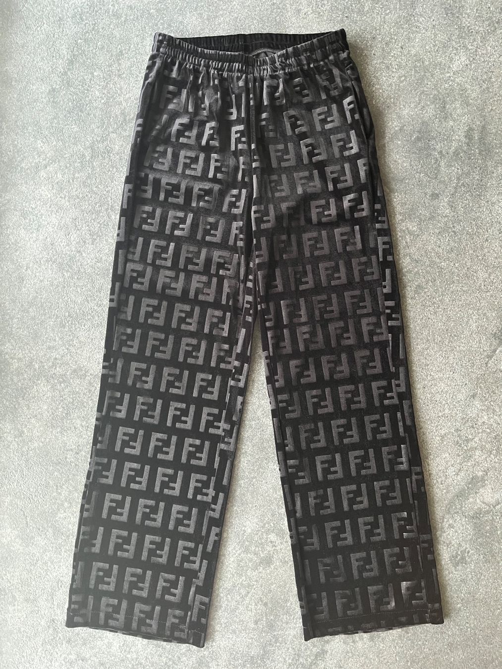 Pantaloni: Damen Hose aus Samtstoff - Größe S-M – Usato da Kilchberg ZH venduto da Simlife