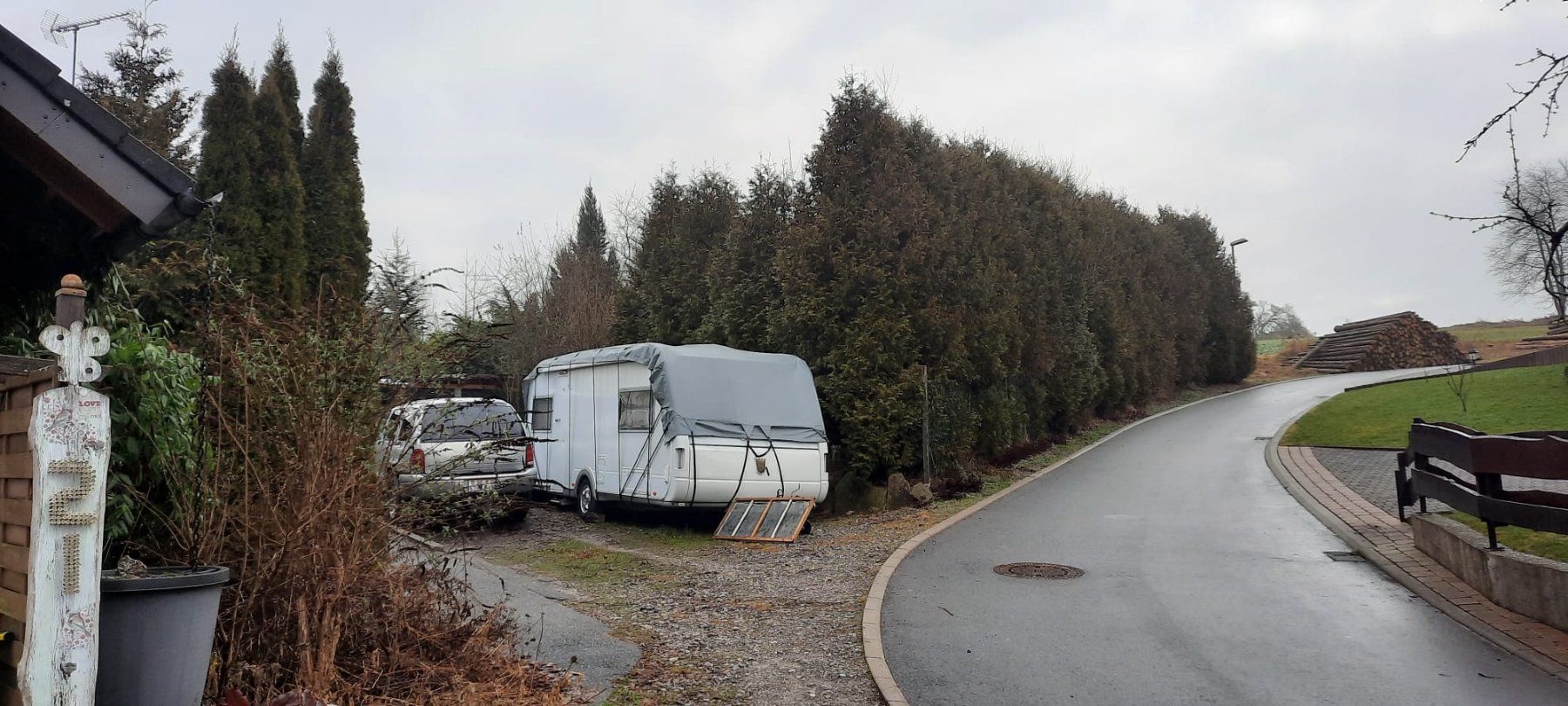 Tabbert Veicoli da campeggio: Wohnwag Tabbert mit 2 Einzelbetten – Usato da Burgistein venduto da hudeand