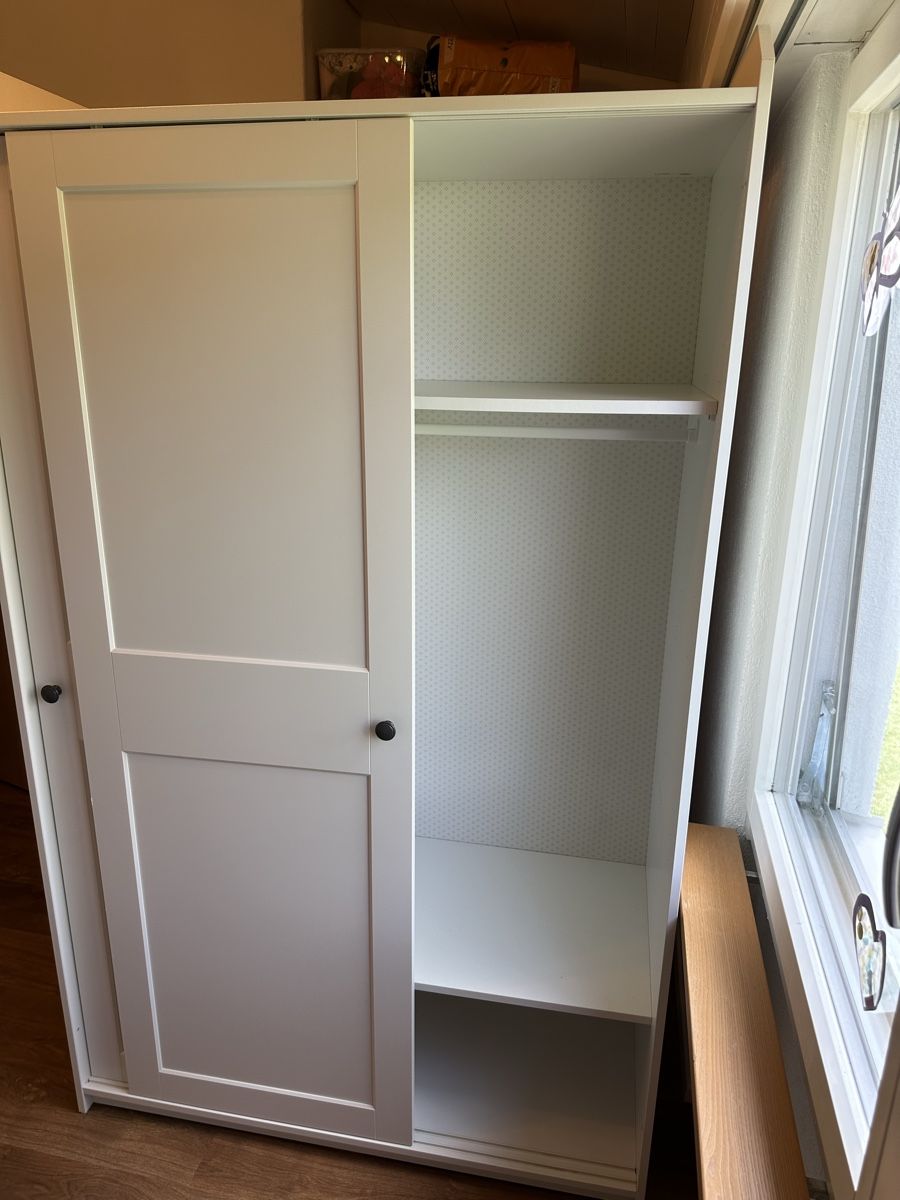 Armadi: Top Kleiderschrank ab CHF 1.00!! – Usato da Wolfhausen venduto da Hole-in-One 2