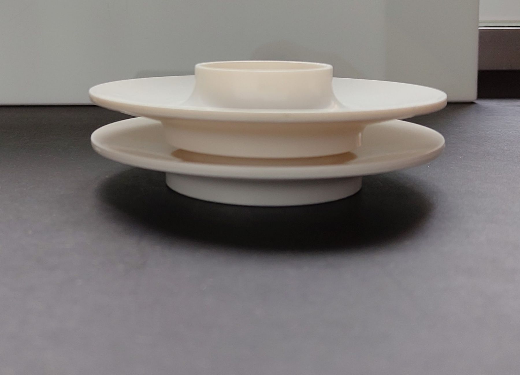 Altre Stoviglie: 2x Eierbecher, Kunststoff, beige – Usato da Basel venduto da kas_8r2y 6
