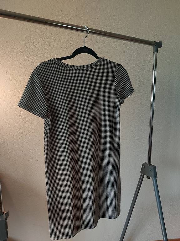 Vestiti: Robe pull and bear taille S/M – Usato da Fribourg venduto da cou_v62j 1