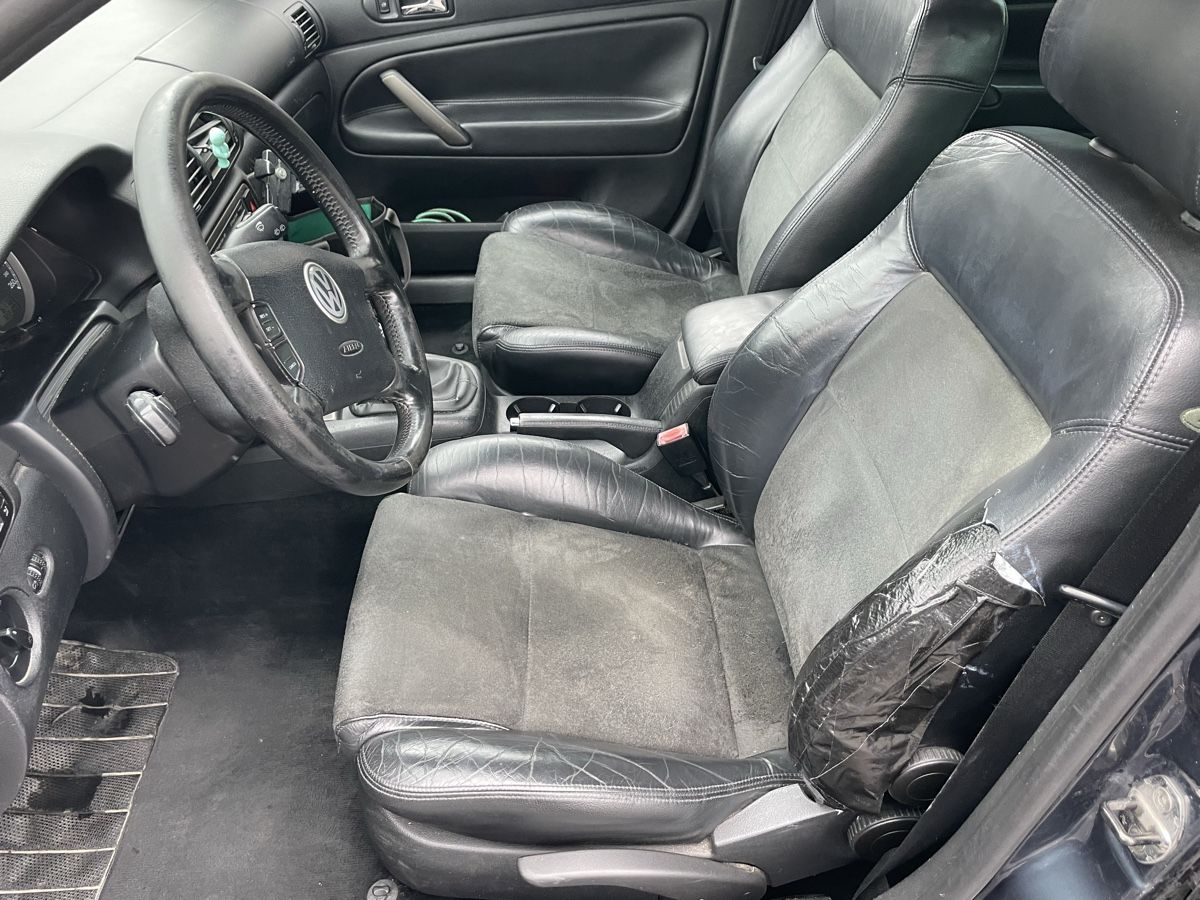 VW Autos: VW Passat Variant – D'occasion à Uetendorf par a_h_2zx9 5