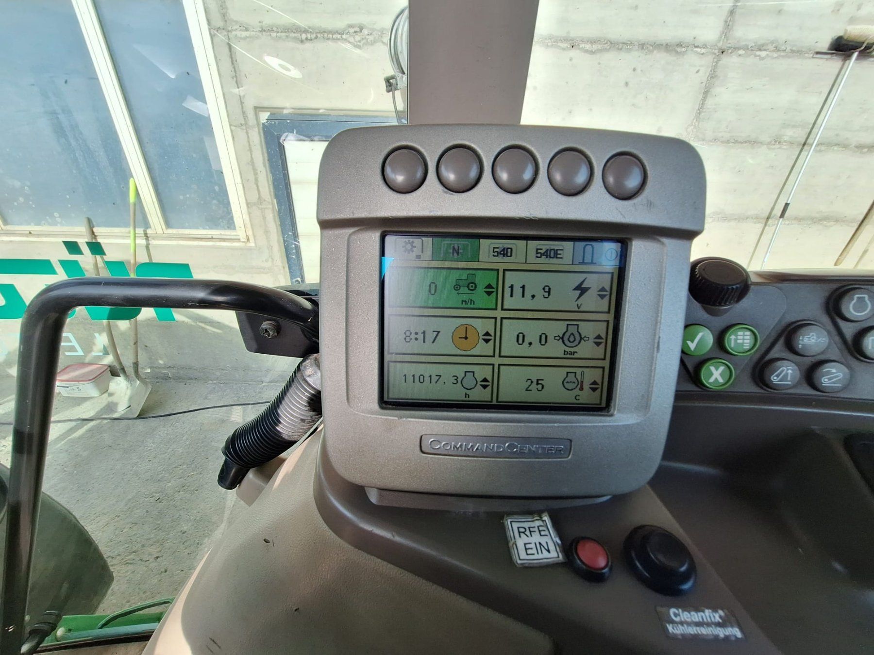 John Deere Trattori: John Deere 6930 Autopower mit RÜFA – Usato da Ballwil venduto da bohrmeister 9