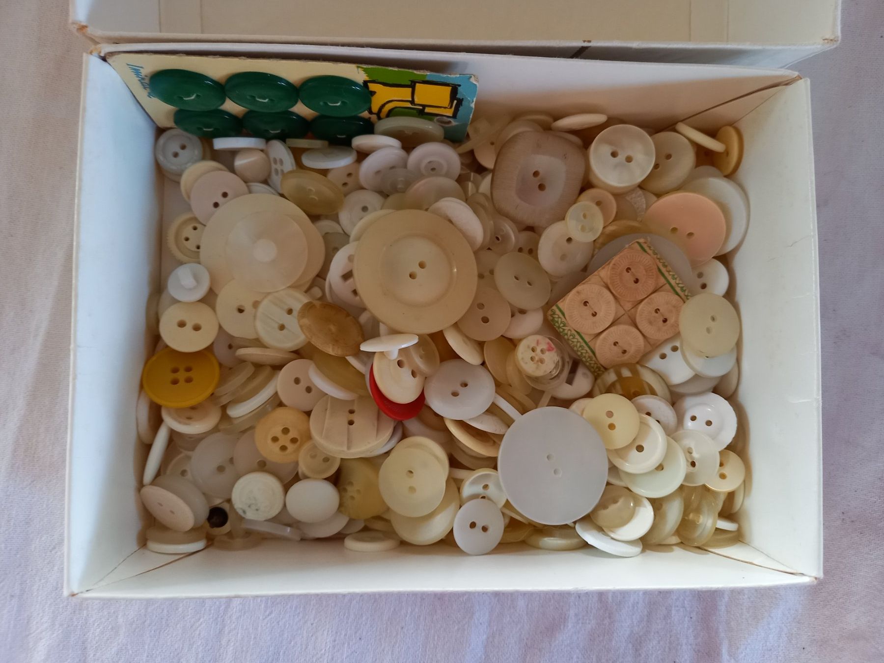 Bottoni: Lot de boutons anciens – Usato da Rossens FR venduto da Souris1 1
