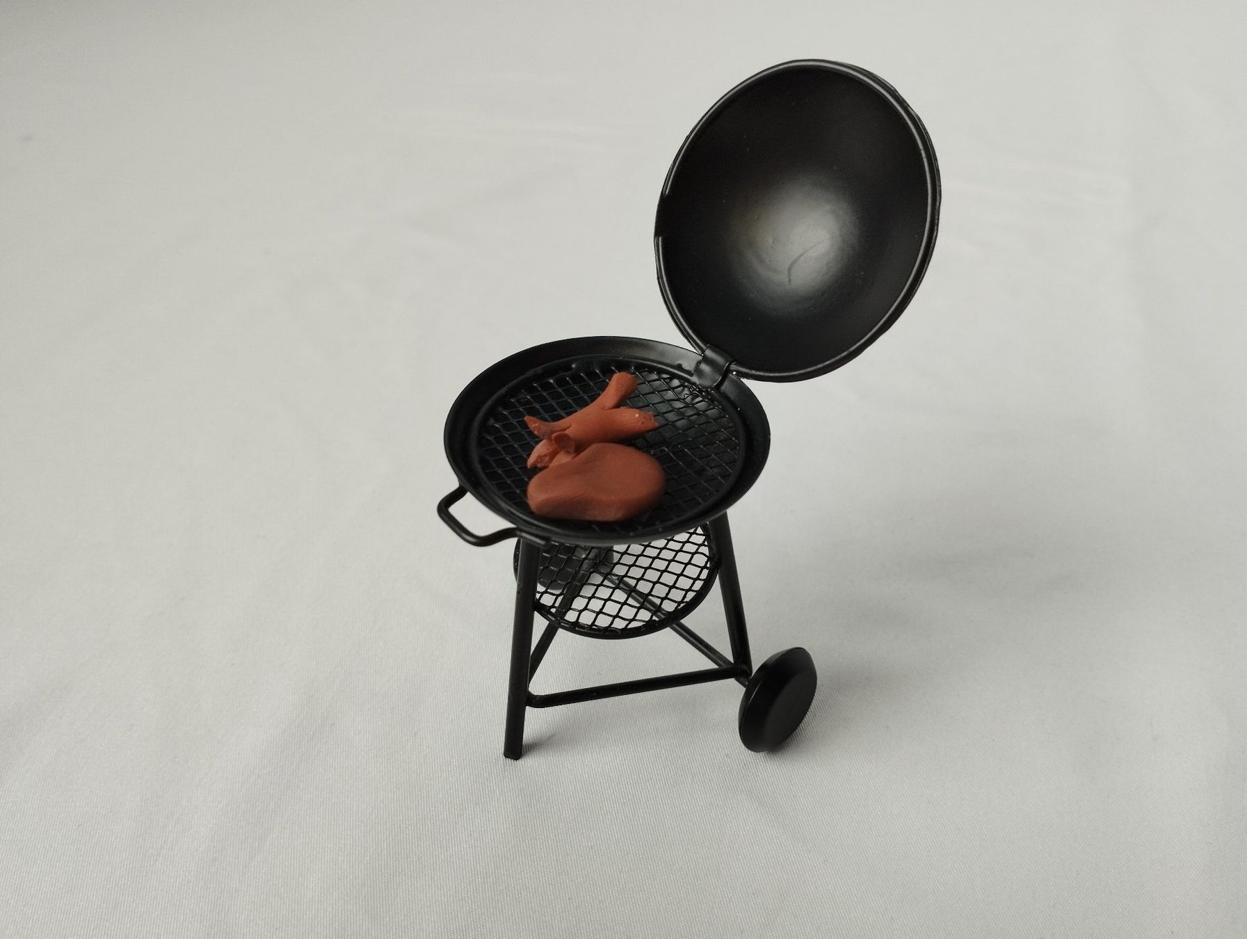 Statuette: Miniatur Kugel-Grill – Usato da Schübelbach venduto da Restwert_Schubelbach 2