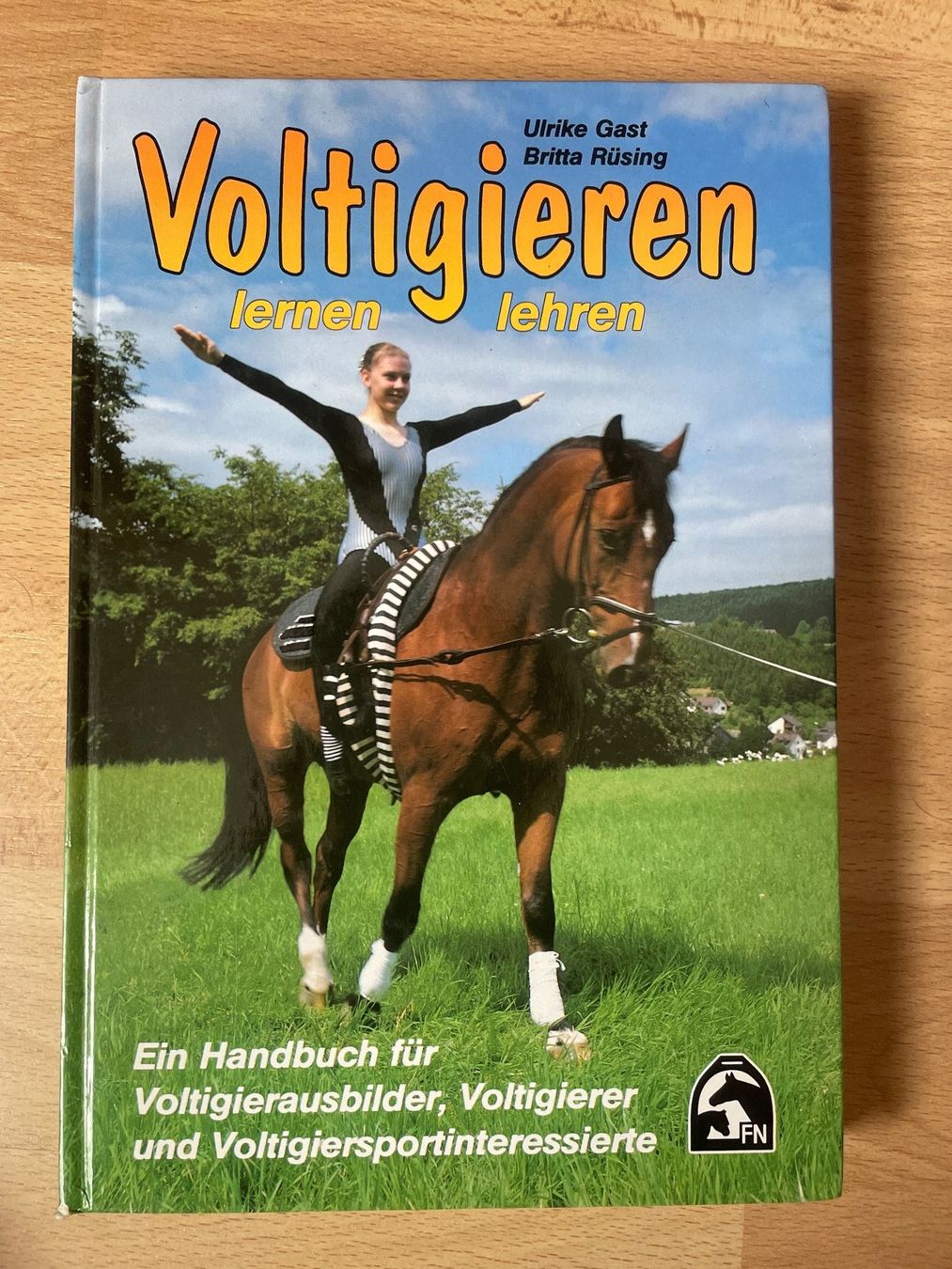 Libri: Pferdebuch "Voltigieren" – Usato da Wiedlisbach venduto da Lusco