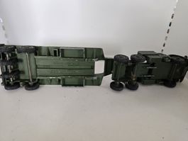 Dinky Toys Militärtruck mit Centurion Tank 