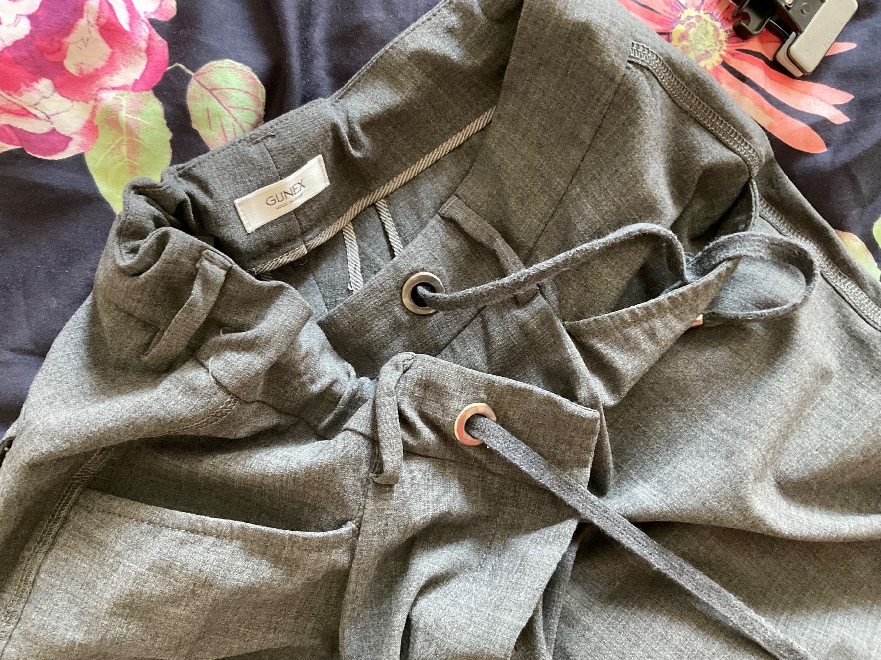 Pantalons: GUNEX by Brunello Cucinelli Wolle Hose Gr 34, it 40 grau – D'occasion à Urdorf par alda02 9