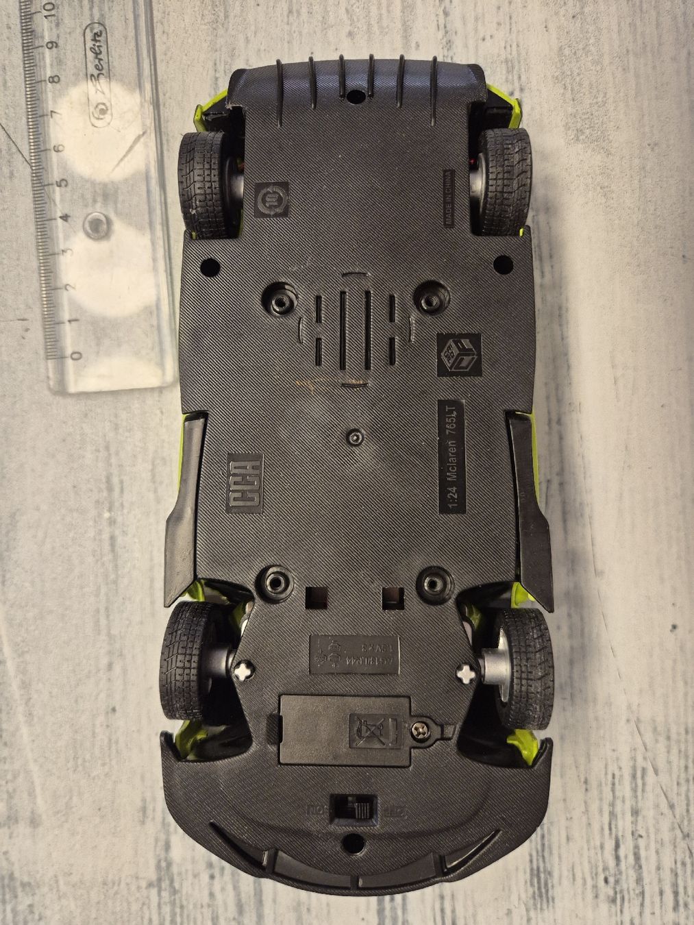 Modellini d'auto: McLaren 765LT Modellauto 1:24 – Usato da Tuggen venduto da Santasbag 5