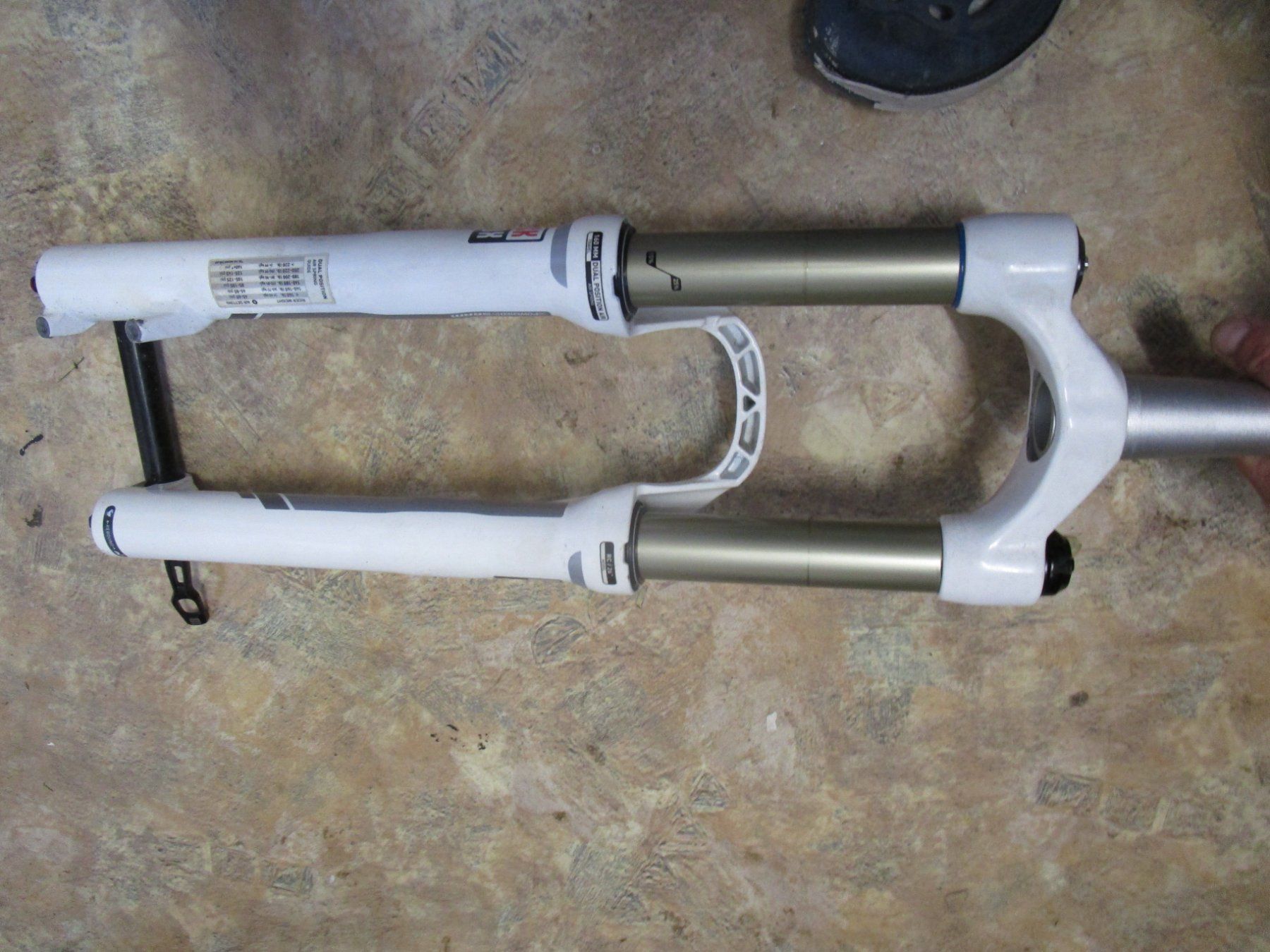 Pezzi di ricambio: RockShox Gabel 26" 140mm DEFEKT – Usato da Ottikon venduto da Locomotive01 2