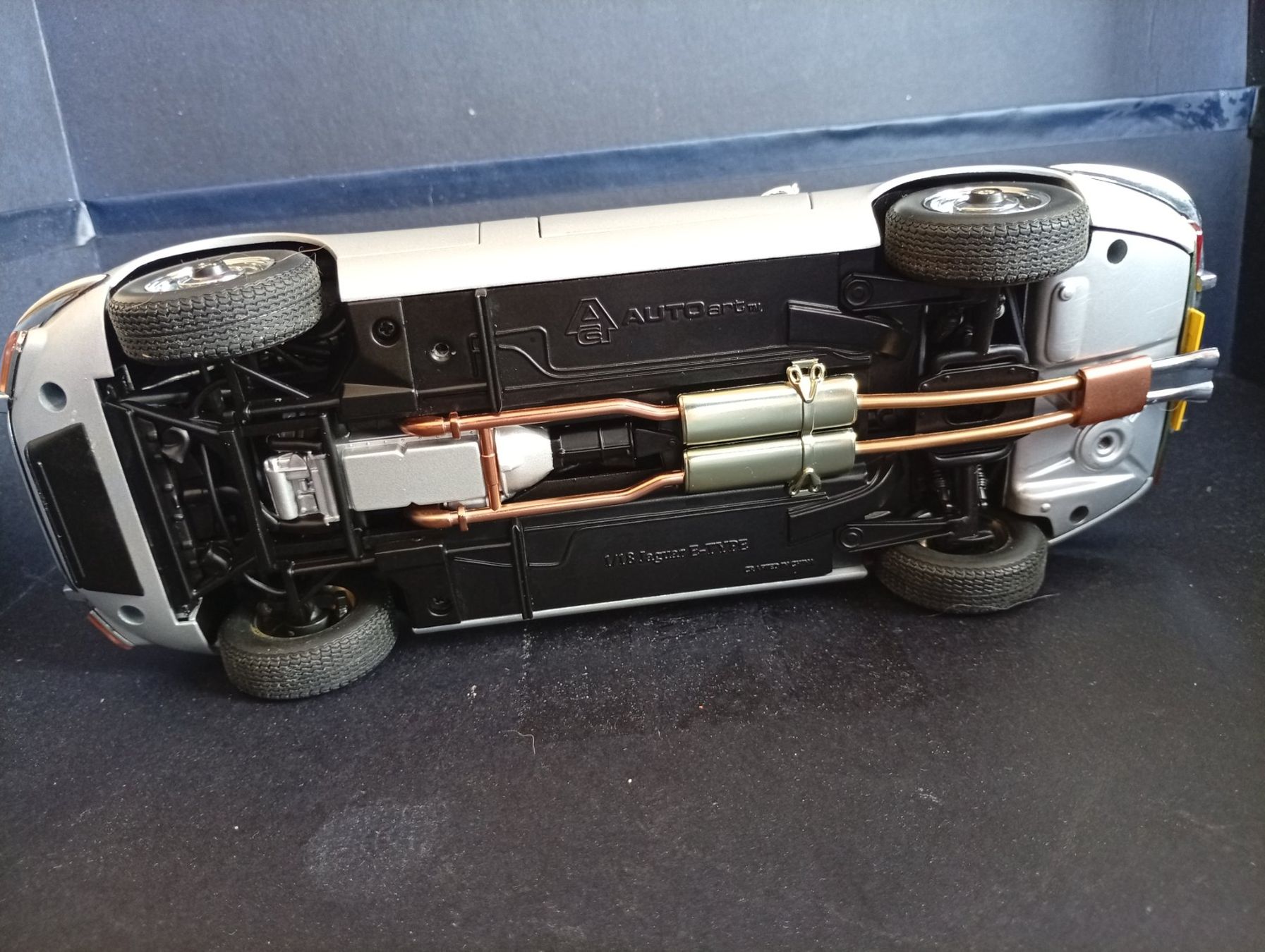 Autoart Modellini d'auto: Modellauto Jaguar E-Type silber 1:18 AUTOart super Zustand – Usato da Bolken venduto da ele_d5fx 7