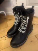 Gefütterter Stiefel mit Glitzerbändern Mustang Gr.39
