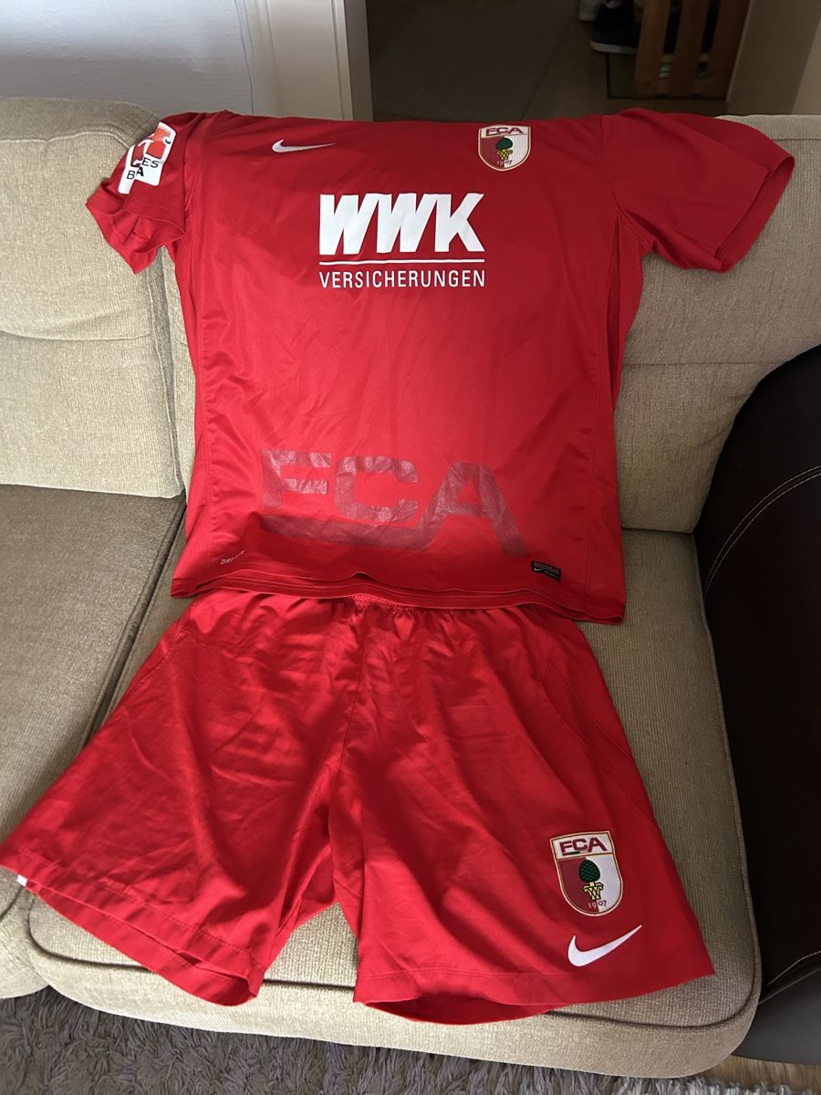 Nike Canottiere & Pantaloni: FC Augsburg Bundesliga – Usato da Schaffhausen venduto da arm_x5nn 5