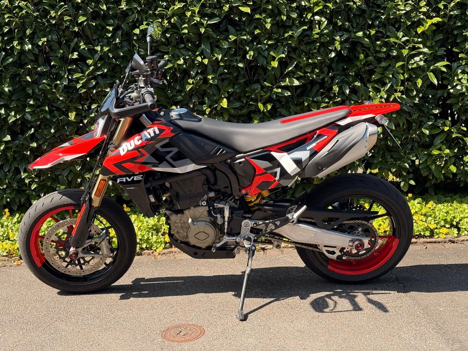 Ducati Strasse: Ducati Hypermotard 698 RVE Supermoto – Gebraucht aus Hünenberg von Moto950 2
