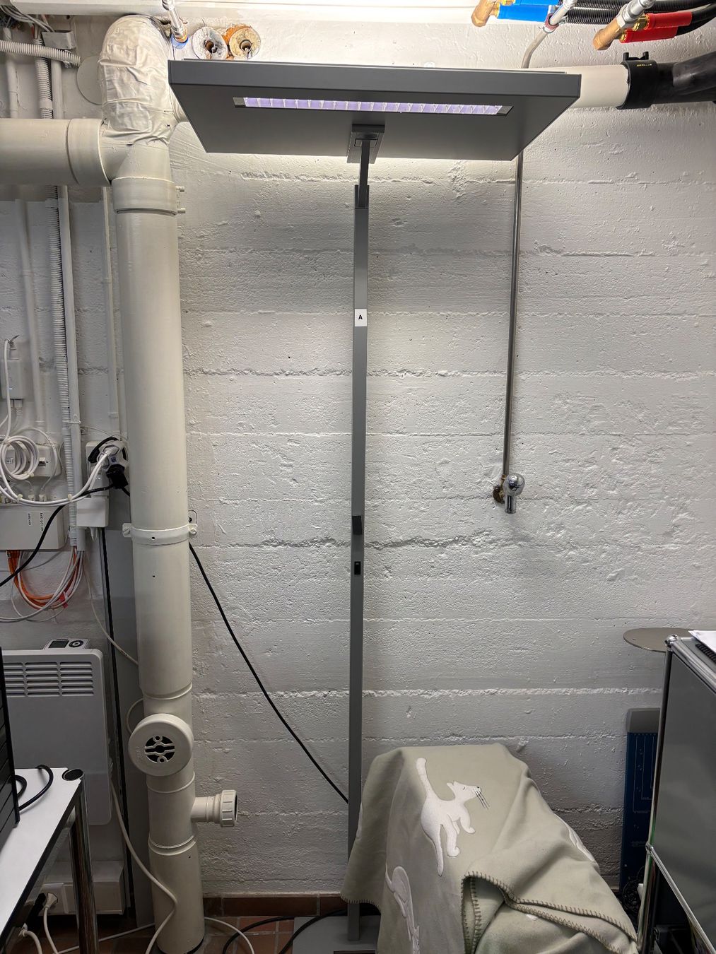 Lampade: Neuco Stehleuchte – Usato da Riehen venduto da inf_y8ky