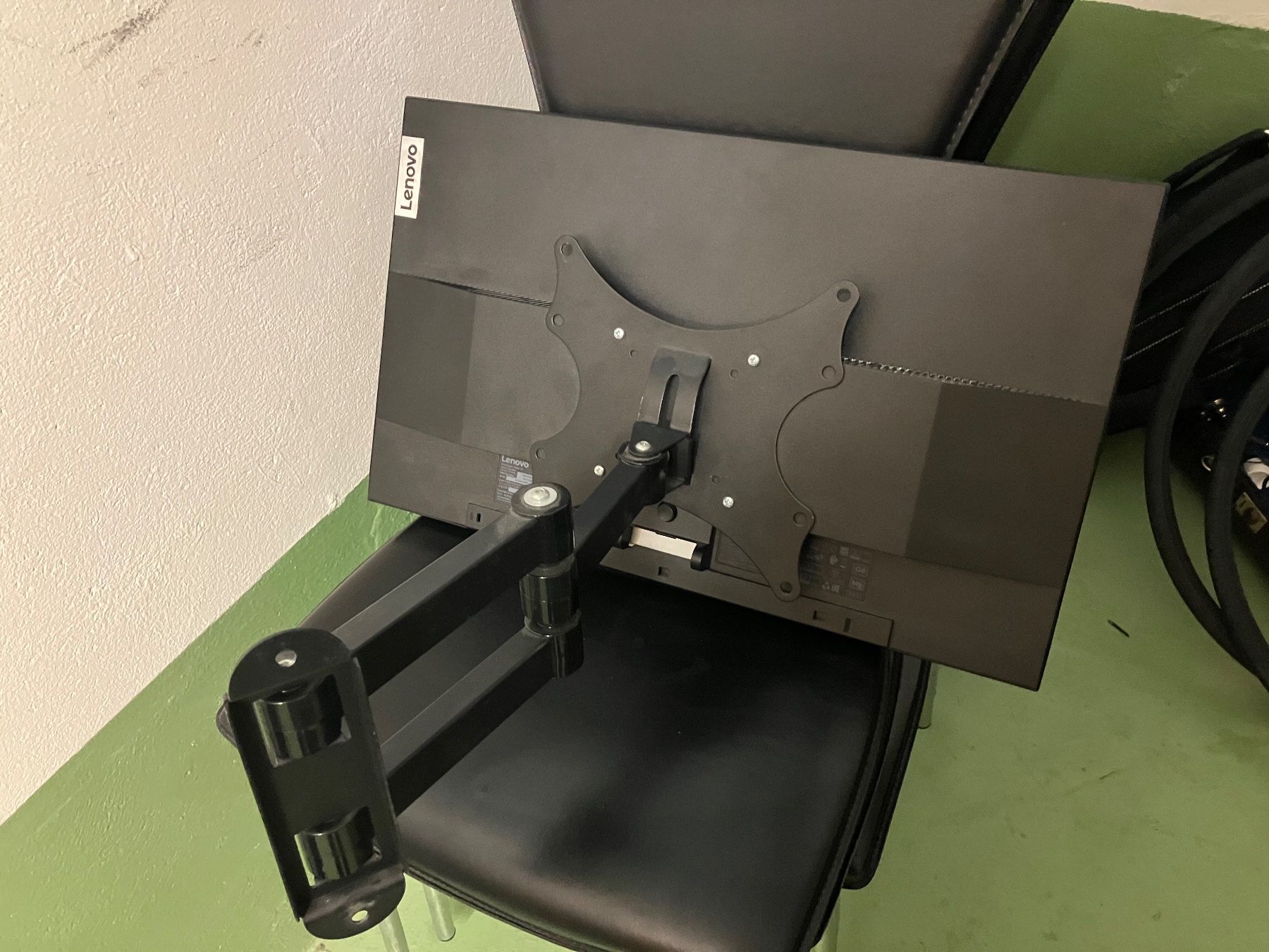 Lenovo Monitor: Bildschirm Lenovo ThinkVision S24e-10 – Usato da Zürich venduto da sepp_h 3